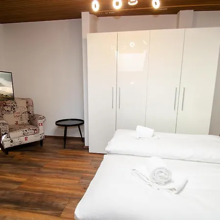 Penthouse Eightyone By All In One Apartments Kaprun Exterior photo